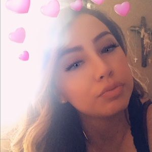 Meet your Posher, Alejandra